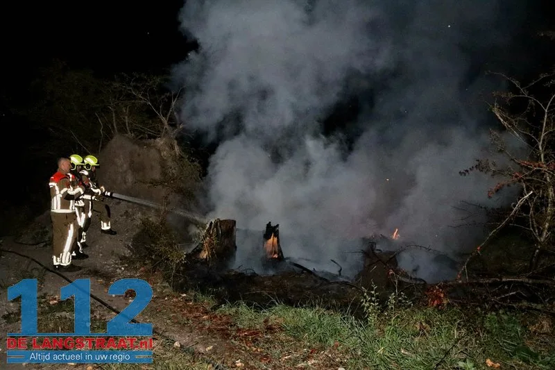 Weer nachtelijke buitenbrand in buitengebied Sprang-Capelle 14 Weer nachtelijke buitenbrand in buitengebied Sprang-Capelle 112 De Langstraat