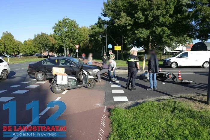 Opnieuw raak op berucht punt Cartografenweg: Scooterrijder naar ziekenhuis na harde botsing 112 De Langstraat