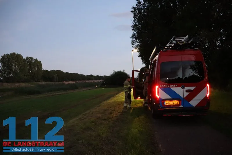 Grote zoekactie bij Westelijke Niedijk na vondst achtergelaten tas langs de sloot Waalwijk 112 De Langstraat