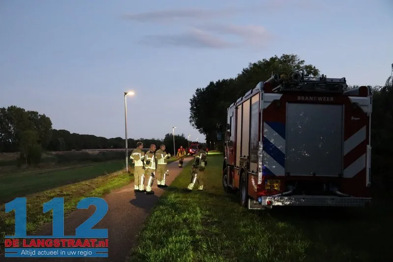 Grote zoekactie bij Westelijke Niedijk na vondst achtergelaten tas langs de sloot Waalwijk 112 De Langstraat