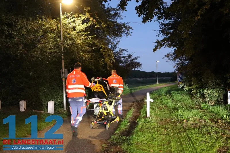Grote zoekactie bij Westelijke Niedijk na vondst achtergelaten tas langs de sloot Waalwijk 112 De Langstraat