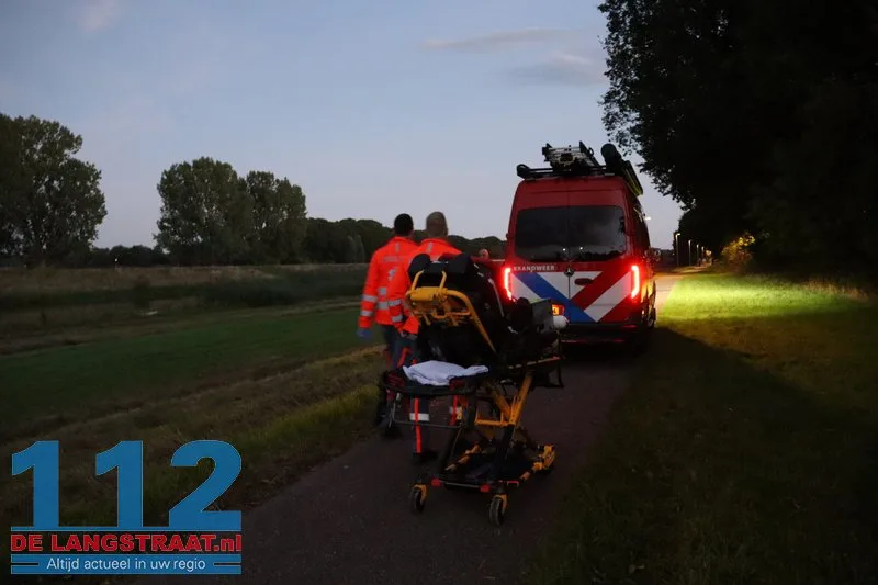 Grote zoekactie bij Westelijke Niedijk na vondst achtergelaten tas langs de sloot Waalwijk 112 De Langstraat