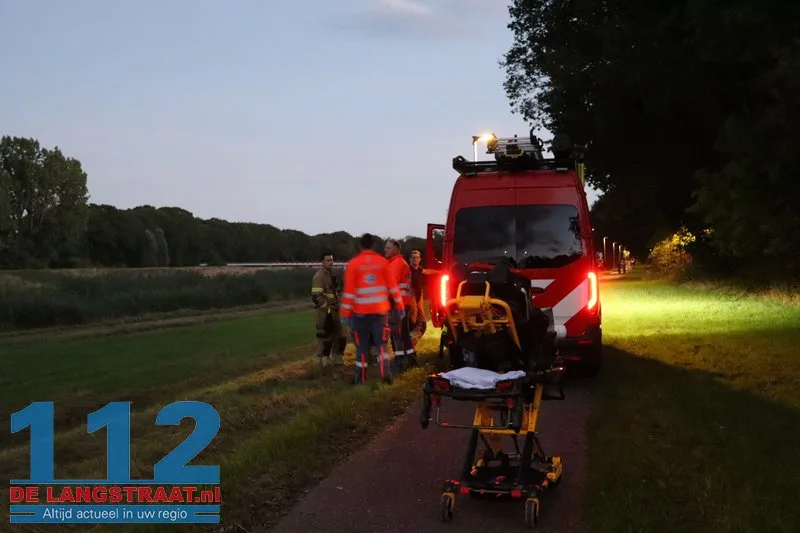 Grote zoekactie bij Westelijke Niedijk na vondst achtergelaten tas langs de sloot Waalwijk 112 De Langstraat