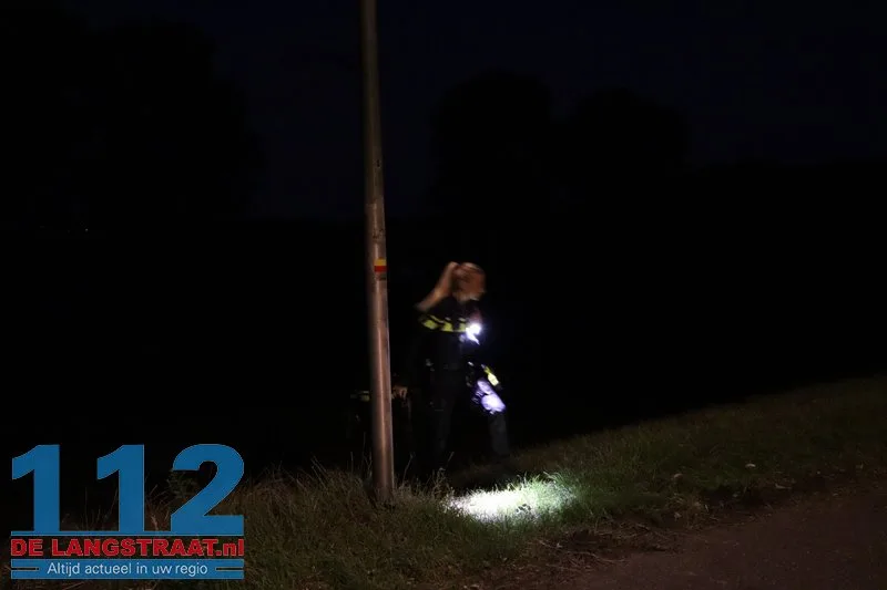 Grote zoekactie bij Westelijke Niedijk na vondst achtergelaten tas langs de sloot Waalwijk 112 De Langstraat
