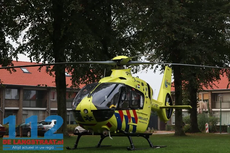 Traumahelikopter landt op Prins Mauritsplein Kaatsheuvel 112 De Langstraat
