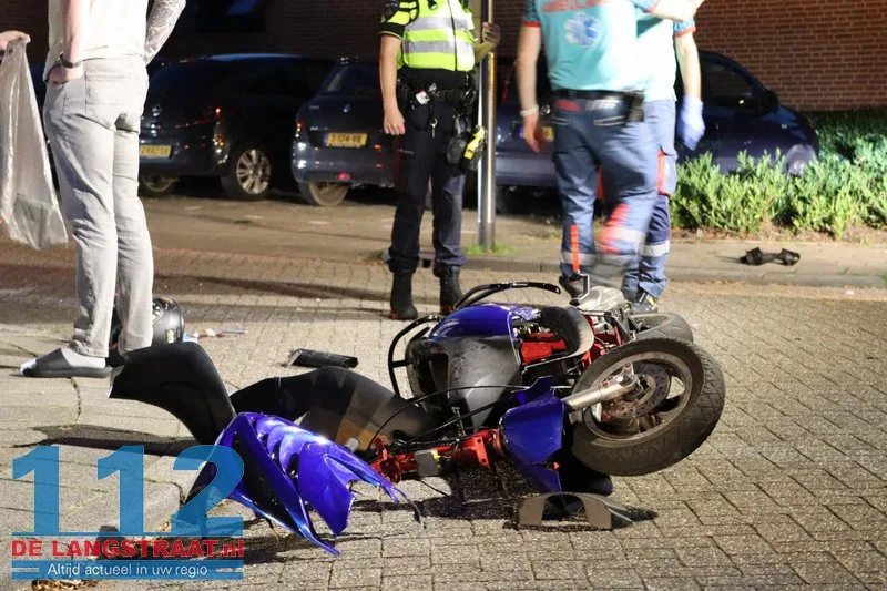 Scooterrijder zwaargewond bij botsing met auto in Sprang-Capelle 112 De Langstraat