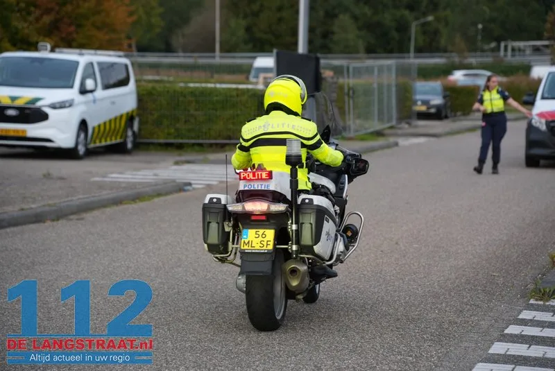Politie houdt verkeerscontrole met 17 agenten en douane in de Langstraat 112 De Langstraat