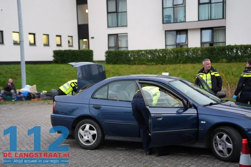 Politie houdt verkeerscontrole met 17 agenten en douane in de Langstraat 112 De Langstraat