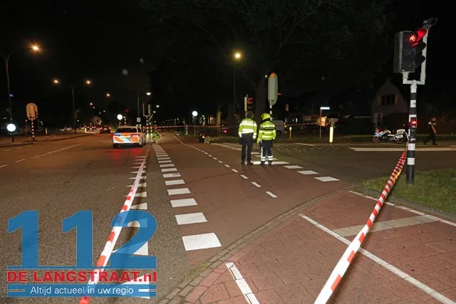 Zwaargewonde bij ernstige botsing tussen fietser en scooterrijder op Burgemeester Smeelelaan 112 De Langstraat