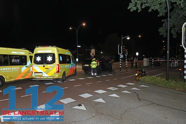 Zwaargewonde bij ernstige botsing tussen fietser en scooterrijder op Burgemeester Smeelelaan 112 De Langstraat