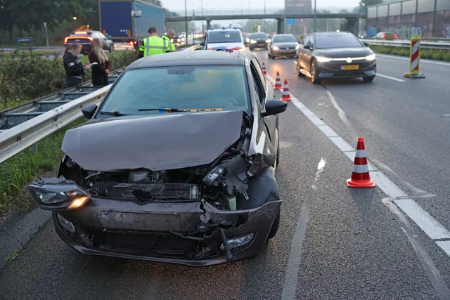 Flinke file door kop-staartbotsing op A59 bij Waalwijk: Auto’s getakeld 112 De Langstraat