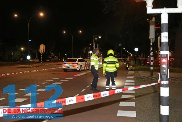 Zwaargewonde bij ernstige botsing tussen fietser en scooterrijder op Burgemeester Smeelelaan 112 De Langstraat