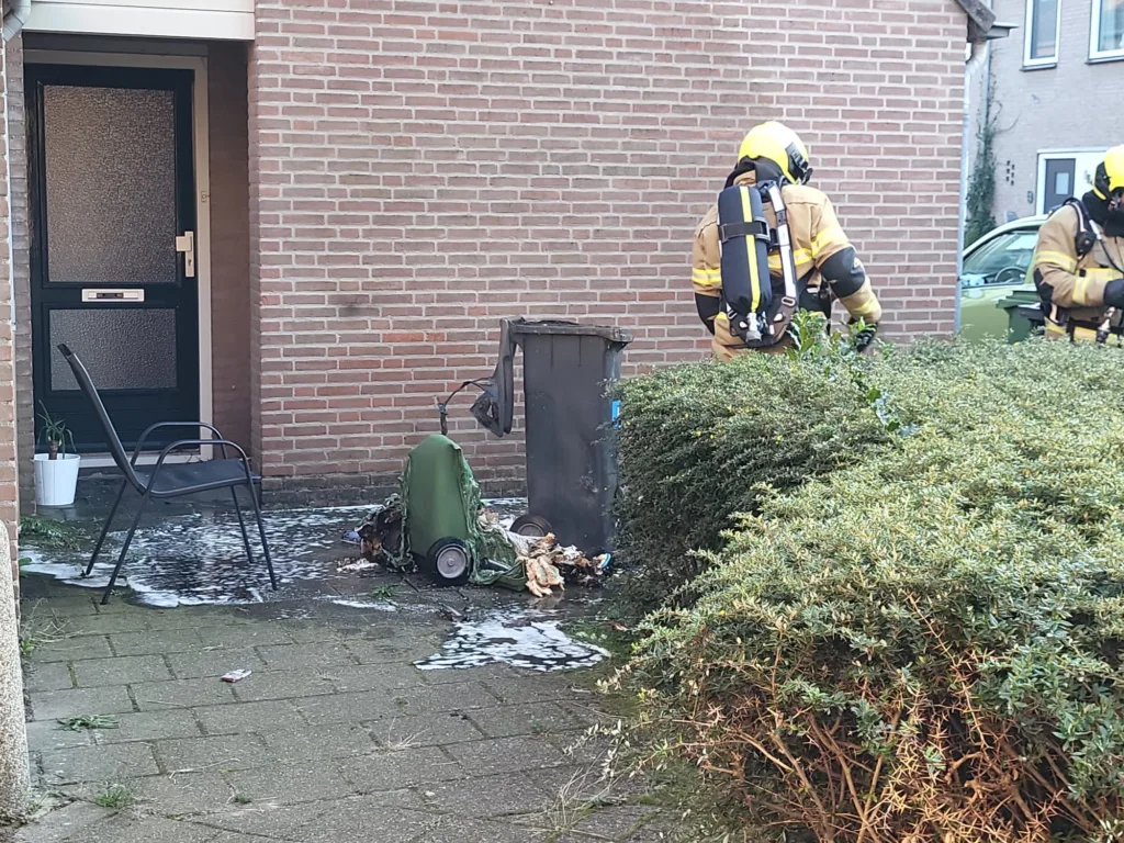 Container met groente- en tuinafval in brand aan Kopenhagenstraat in Drunen 112 De Langstraat