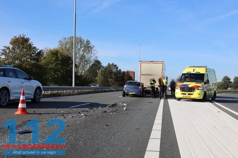 Kettingbotsing op A59 bij afrit Waalwijk-Centrum: Automobiliste botst op vrachtwagen 112 De Langstraat