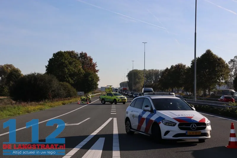 Kettingbotsing op A59 bij afrit Waalwijk-Centrum: Automobiliste botst op vrachtwagen 112 De Langstraat