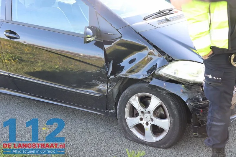 Kettingbotsing op A59 bij afrit Waalwijk-Centrum: Automobiliste botst op vrachtwagen 112 De Langstraat