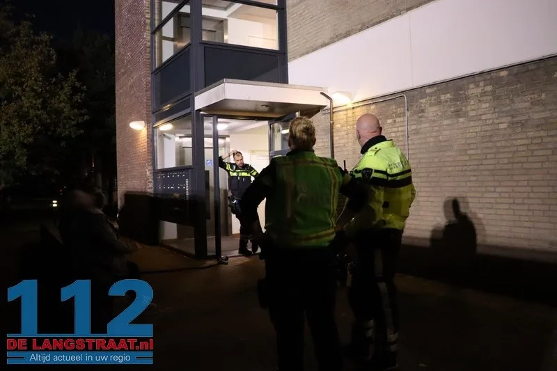 Keukenbrand veroorzaakt fikse rookontwikkeling in Cortembergstraat: Omwonenden tijdelijk geëvacueerd 1 Keukenbrand veroorzaakt fikse rookontwikkeling in Cortembergstraat: Omwonenden tijdelijk geëvacueerd 112 De Langstraat