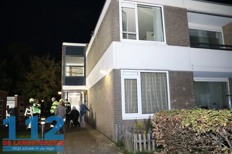 Keukenbrand veroorzaakt fikse rookontwikkeling in Cortembergstraat: Omwonenden tijdelijk geëvacueerd 3 Keukenbrand veroorzaakt fikse rookontwikkeling in Cortembergstraat: Omwonenden tijdelijk geëvacueerd 112 De Langstraat