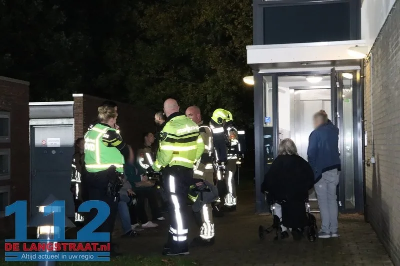 Keukenbrand veroorzaakt fikse rookontwikkeling in Cortembergstraat: Omwonenden tijdelijk geëvacueerd 5 Keukenbrand veroorzaakt fikse rookontwikkeling in Cortembergstraat: Omwonenden tijdelijk geëvacueerd 112 De Langstraat