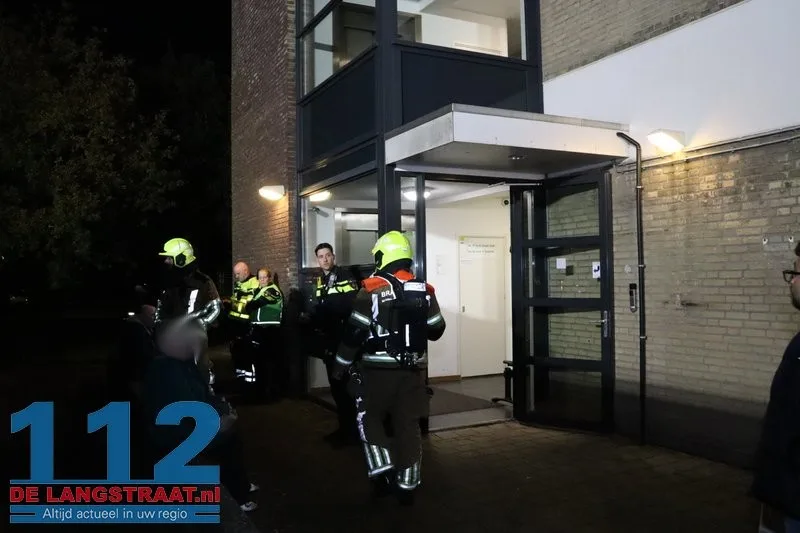 Keukenbrand veroorzaakt fikse rookontwikkeling in Cortembergstraat: Omwonenden tijdelijk geëvacueerd 9 Keukenbrand veroorzaakt fikse rookontwikkeling in Cortembergstraat: Omwonenden tijdelijk geëvacueerd 112 De Langstraat