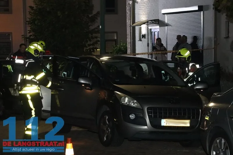 Gaslek bij auto zorgt voor explosiegevaar in Kaatsheuvel: omwonenden mogen huis niet uit 8 Gaslek bij auto zorgt voor explosiegevaar in Kaatsheuvel: omwonenden mogen huis niet uit 112 De Langstraat