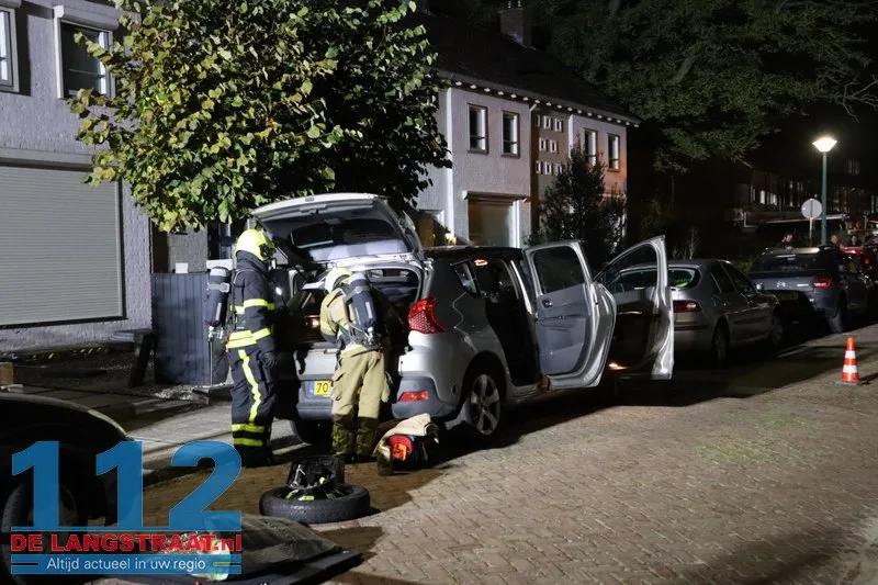 Gaslek bij auto zorgt voor explosiegevaar in Kaatsheuvel: omwonenden mogen huis niet uit 9 Gaslek bij auto zorgt voor explosiegevaar in Kaatsheuvel: omwonenden mogen huis niet uit 112 De Langstraat
