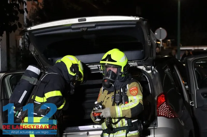 Gaslek bij auto zorgt voor explosiegevaar in Kaatsheuvel: omwonenden mogen huis niet uit 10 Gaslek bij auto zorgt voor explosiegevaar in Kaatsheuvel: omwonenden mogen huis niet uit 112 De Langstraat