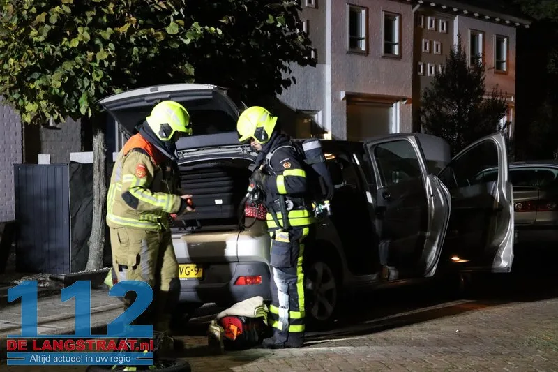 Gaslek bij auto zorgt voor explosiegevaar in Kaatsheuvel: omwonenden mogen huis niet uit 16 Gaslek bij auto zorgt voor explosiegevaar in Kaatsheuvel: omwonenden mogen huis niet uit 112 De Langstraat
