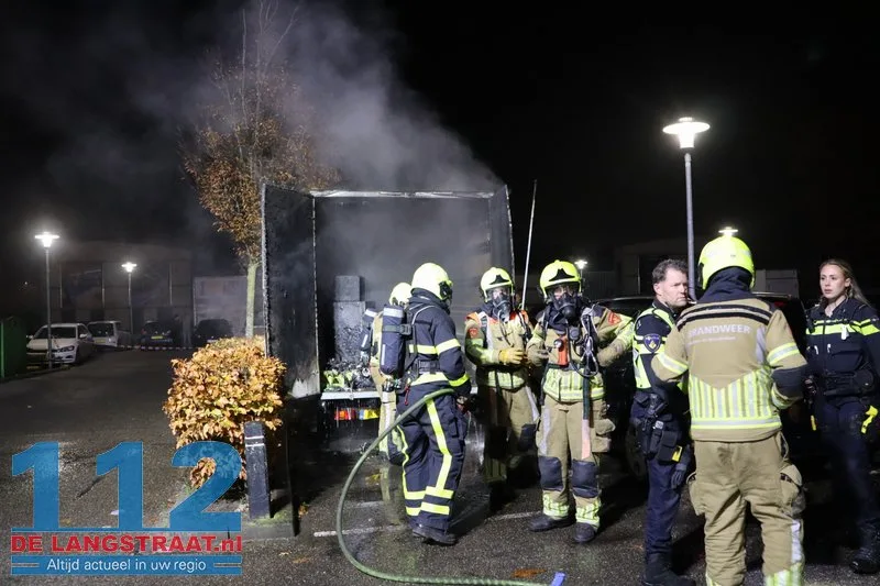 Brand in achterzijde van busje op parkeerplaats Jumbo in Kaatsheuvel 112 De Langstraat