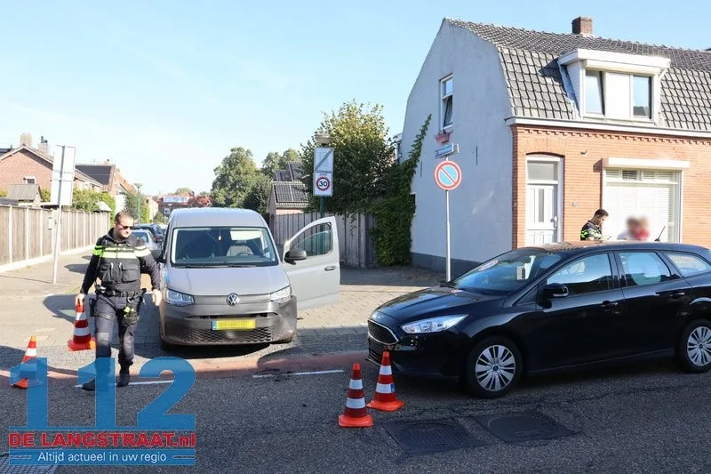 Verkeerschaos rond Kaatsheuvel door drukte richting Efteling, ook aanrijding in dorp 112 De Langstraat