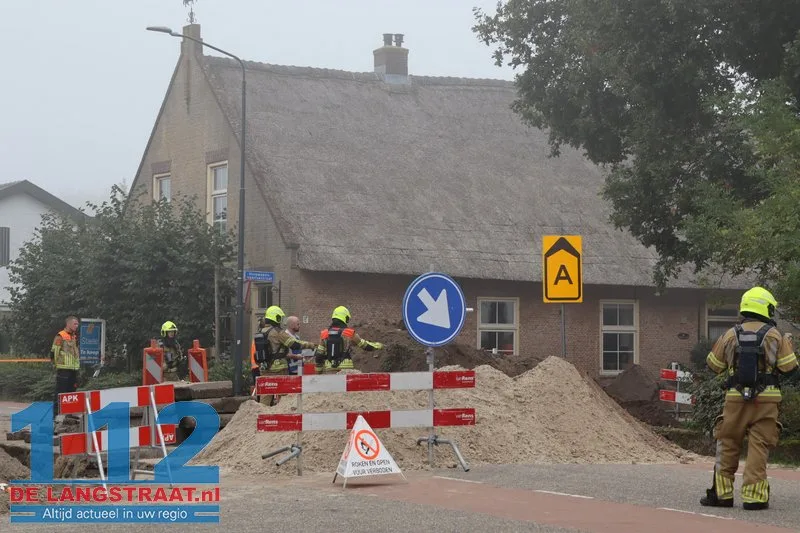 Gasleiding geraakt tijdens graafwerkzaamheden in Waspik 112 De Langstraat