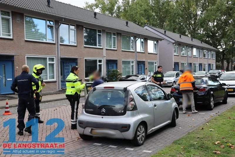 Verkeers- en belastingcontrole aan Dr. Kuyperlaan: Motoragenten plukken overtreders van de weg 112 De Langstraat