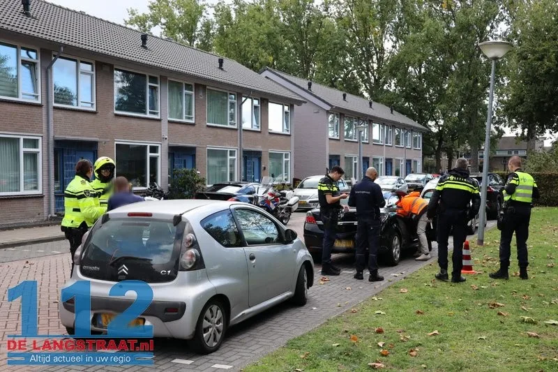Verkeers- en belastingcontrole aan Dr. Kuyperlaan: Motoragenten plukken overtreders van de weg 112 De Langstraat