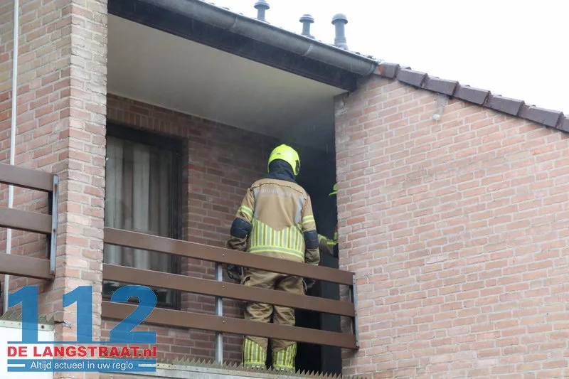 Bewoner naar ziekenhuis na rookontwikkeling door drooggekookt pannetje in Sprang-Capelle 112 De Langstraat