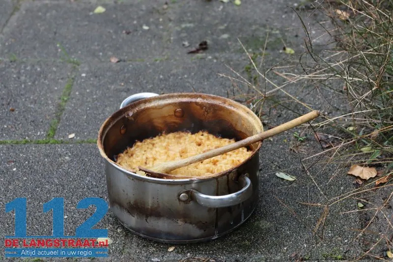 Bewoner naar ziekenhuis na rookontwikkeling door drooggekookt pannetje in Sprang-Capelle 112 De Langstraat