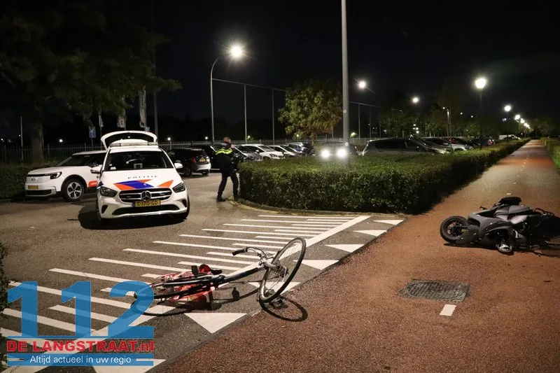 Scooterrijdster en fietsende jongen komen ten val op De Gaard: Jongen aangehouden na ongeval 112 De Langstraat
