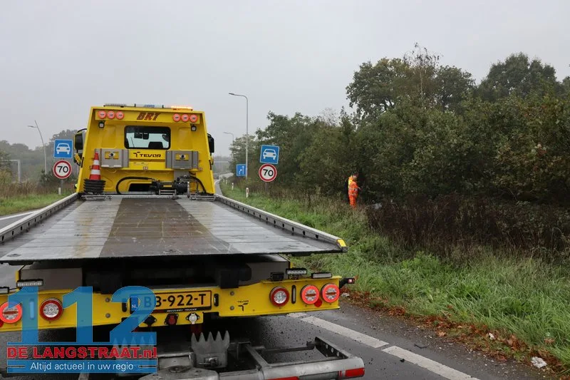 Auto raakt van de weg op oprit Europalaan naar N261 bij Kaatsheuvel 112 De Langstraat