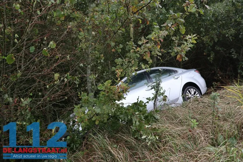 Auto raakt van de weg op oprit Europalaan naar N261 bij Kaatsheuvel 112 De Langstraat
