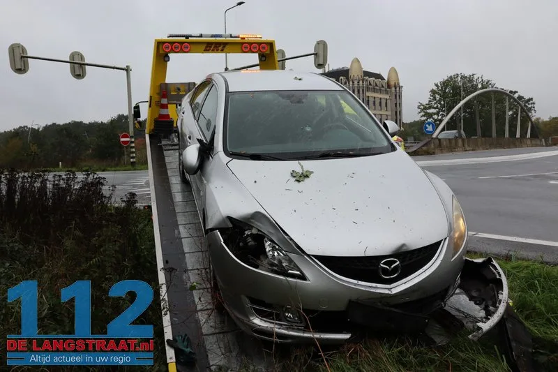 Auto raakt van de weg op oprit Europalaan naar N261 bij Kaatsheuvel 112 De Langstraat