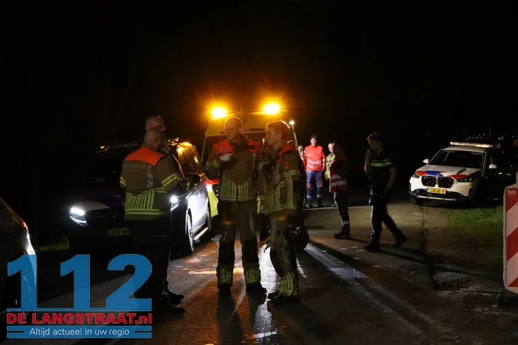 Auto belandt in kanaal in Waalwijk, inzittenden komen met de schrik vrij 112 De Langstraat