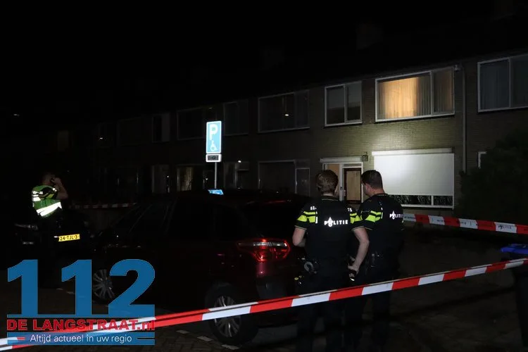 Schoten gelost in straat in Waalwijk, kogelgaten in ruiten van woning 112 De Langstraat