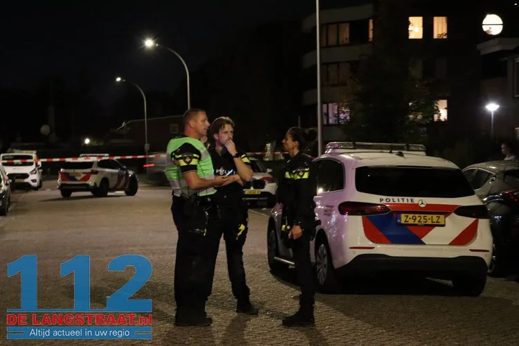Schoten gelost in straat in Waalwijk, kogelgaten in ruiten van woning 112 De Langstraat