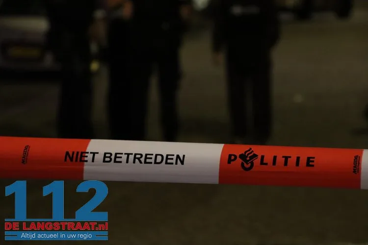 Schoten gelost in straat in Waalwijk, kogelgaten in ruiten van woning 112 De Langstraat
