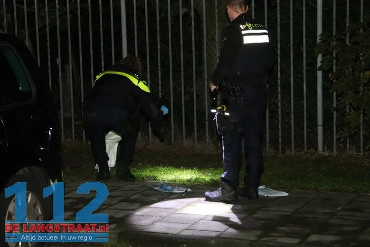 Schoten gelost in straat in Waalwijk, kogelgaten in ruiten van woning 112 De Langstraat