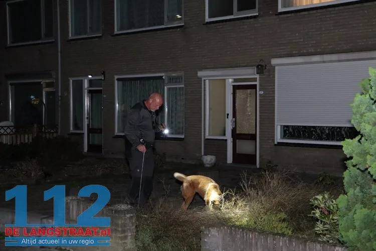 Schoten gelost in straat in Waalwijk, kogelgaten in ruiten van woning 112 De Langstraat
