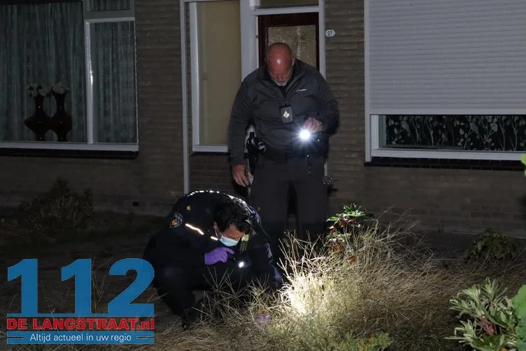 Schoten gelost in straat in Waalwijk, kogelgaten in ruiten van woning 112 De Langstraat